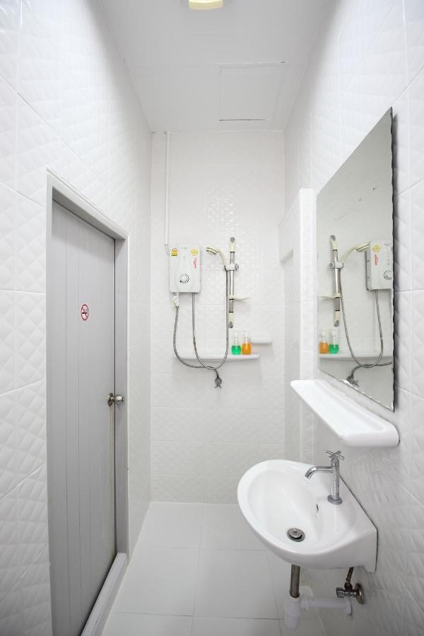 Oyo 435 Frame Residence Phuket Eksteriør bilde